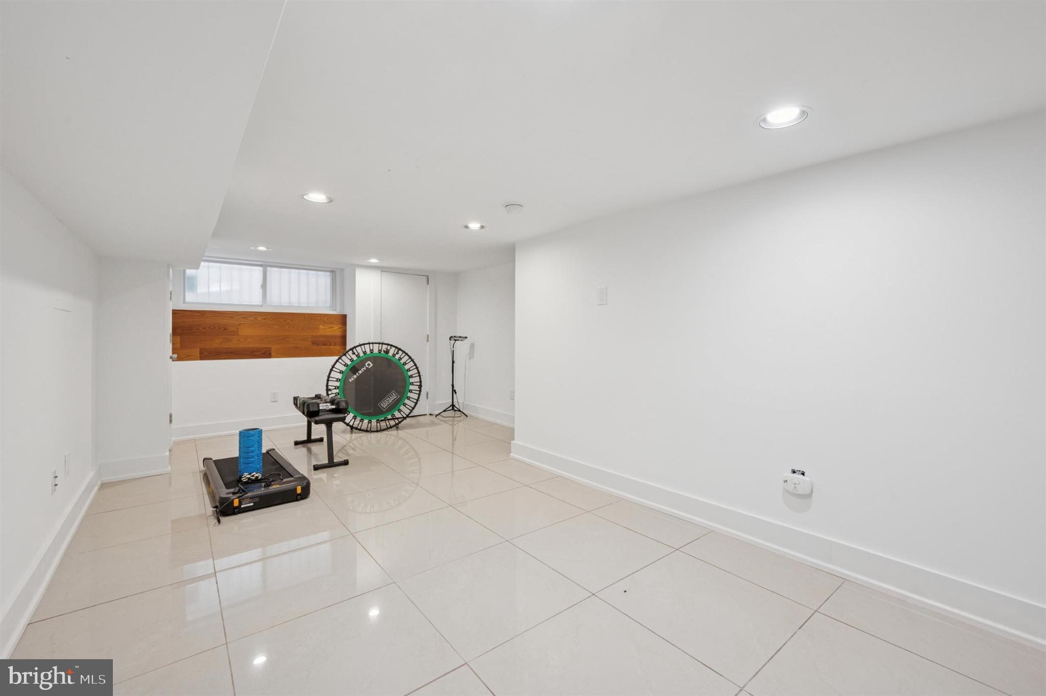 637 Cross Street Philadelphia, PA 19147 - Photo 27 of 28 a view of room with gym equipment