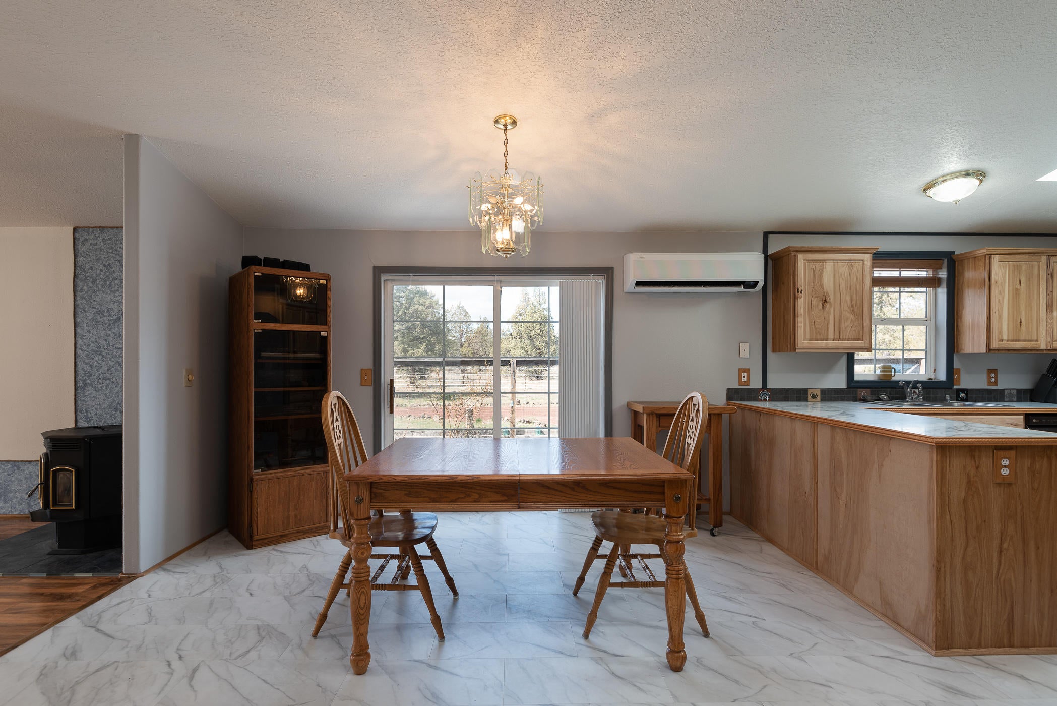 14638 Southwest Chickadee Road Terrebonne, OR 97760 - Photo 18 of 48 15 Dining Room