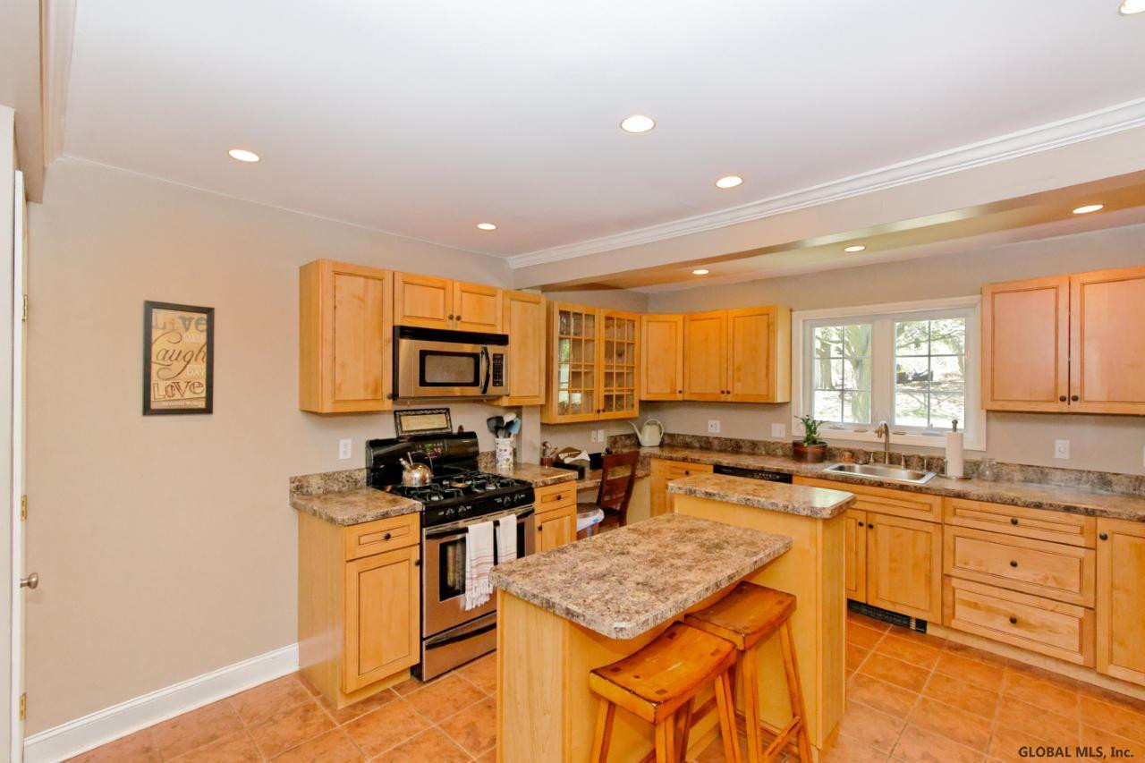 558 Loudon Road Colonie, NY 12211 - Photo 13 of 35 Photo 13