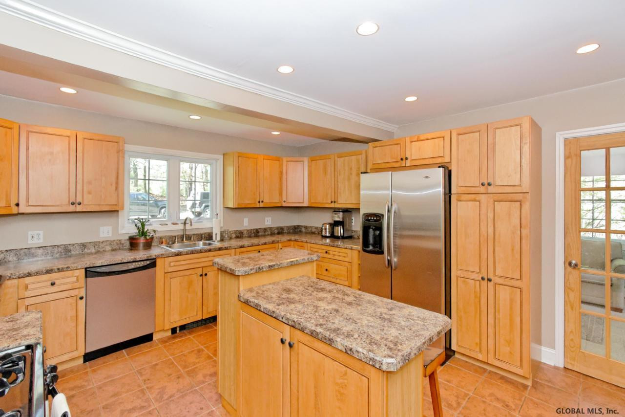 558 Loudon Road Colonie, NY 12211 - Photo 14 of 35 Photo 14