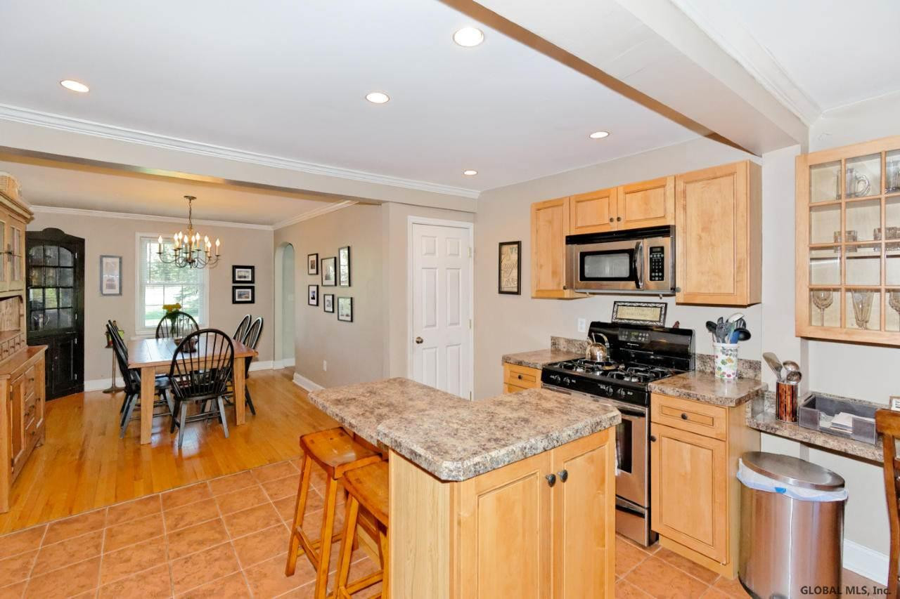 558 Loudon Road Colonie, NY 12211 - Photo 16 of 35 Photo 16