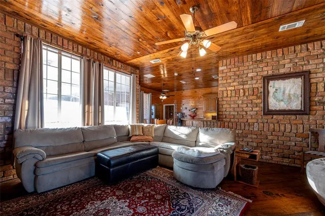 $2,650,000 | 8013 Highway 34, Italy, TX 76651