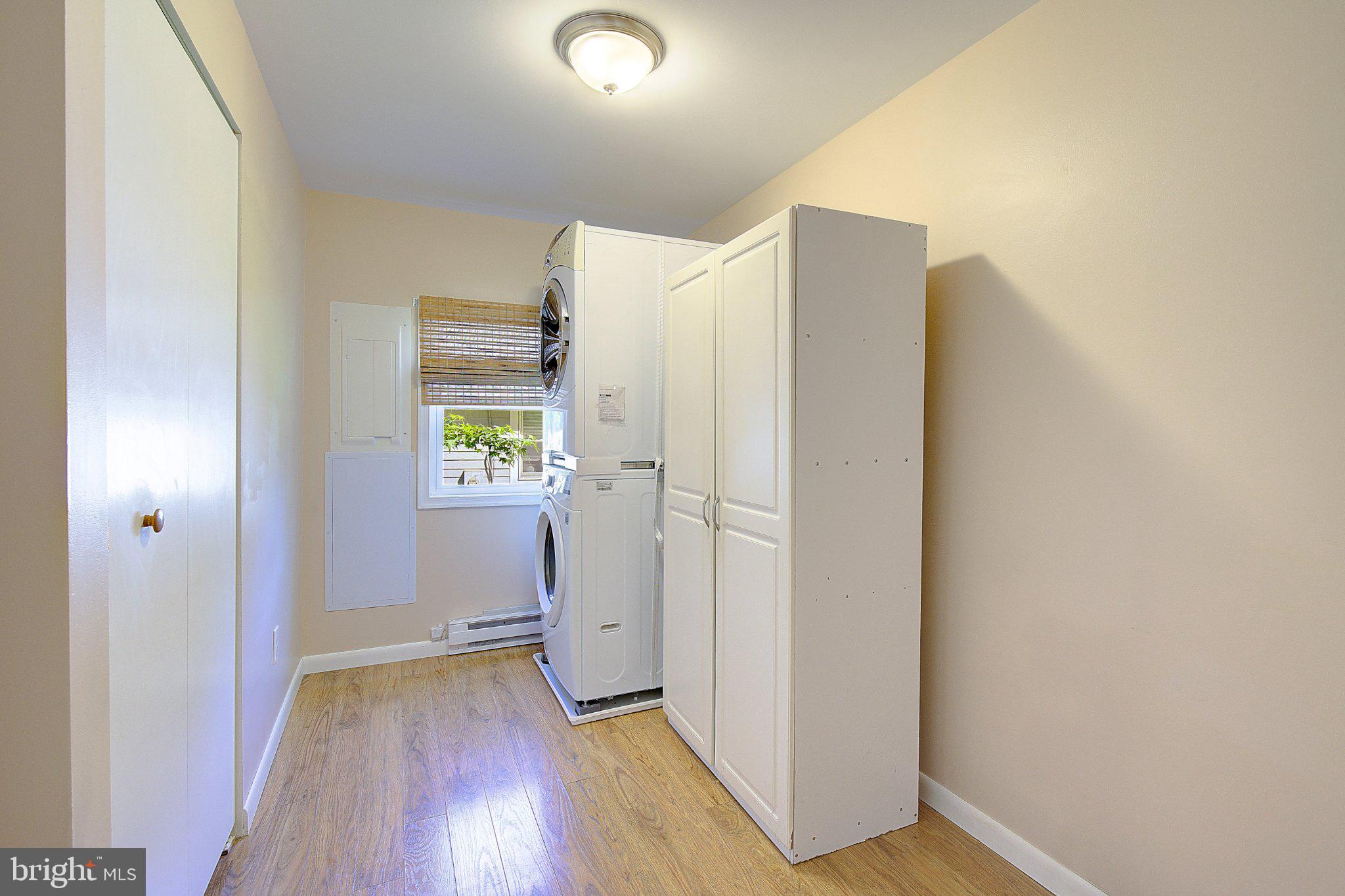 1718 Ridgely Road Edgewater, MD 21037 - Photo 5 of 19 Bright and functional laundry space.