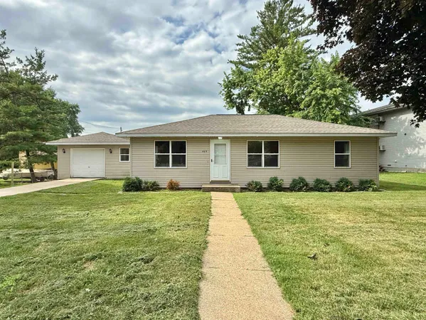 $274,900 | 405 East Madison Street, Cambridge, WI 53523