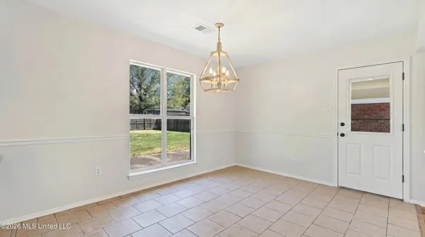 $245,000 | 6916 Magnolia Drive, Olive Branch, MS 38654