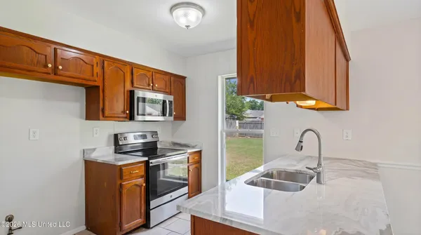 $245,000 | 6916 Magnolia Drive, Olive Branch, MS 38654