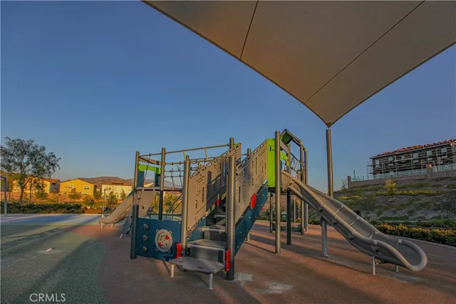 a view of a tennis court