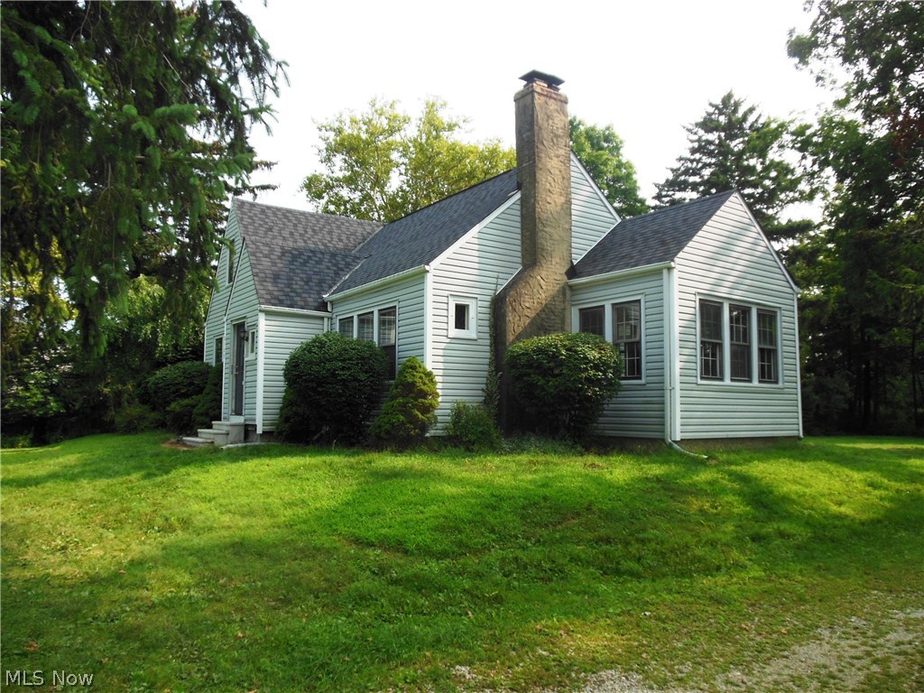 2129 Hubbard Road Madison, OH 44057 - Photo 3 of 27 Side Exterior from Driveway