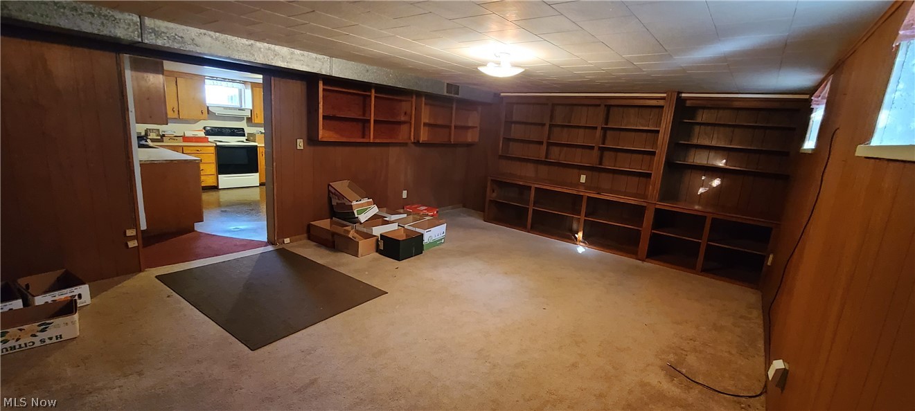 12115 Sheldon Road Mantua, OH 44255 - Photo 21 of 30 downstairs living room
