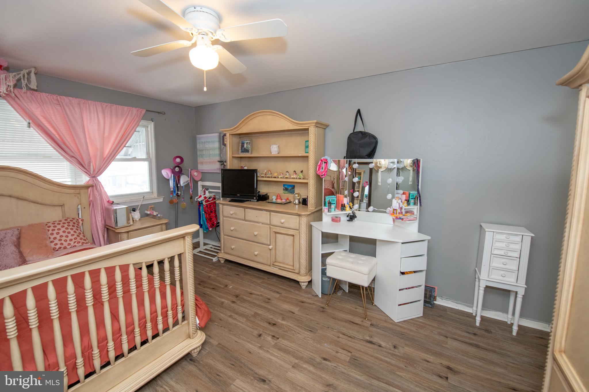 12506 Chilton Road Philadelphia, PA 19154 - Photo 40 of 55 a workspace with furniture window and wooden floor