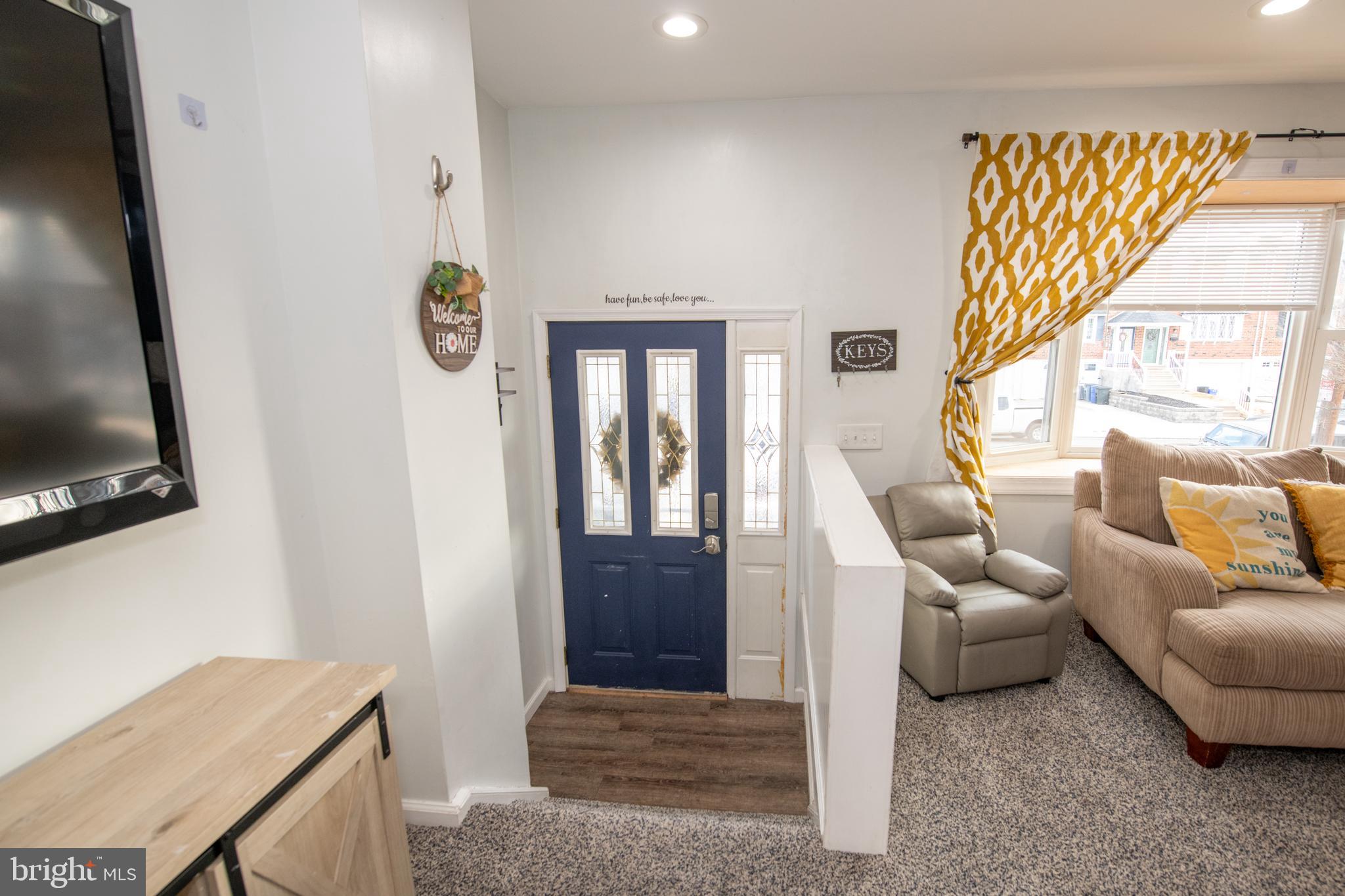 12506 Chilton Road Philadelphia, PA 19154 - Photo 6 of 55 a living room with furniture and a window