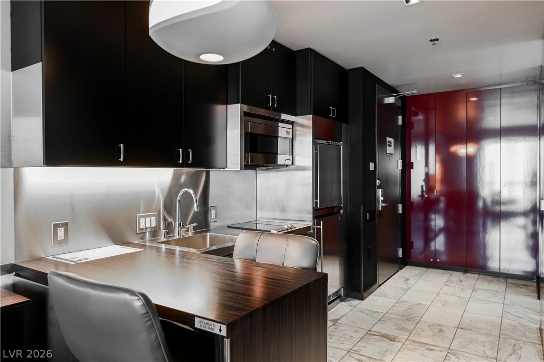 4381 West Flamingo Road, Unit 818 Las Vegas, NV 89103 - Photo 2 of 9