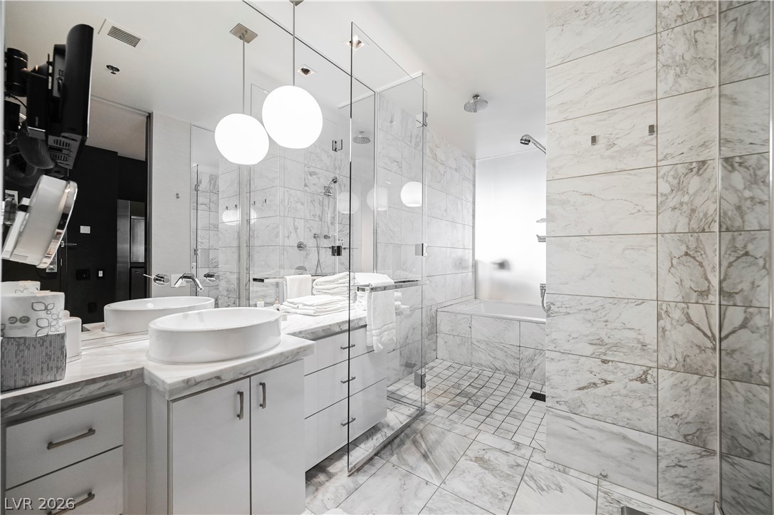 4381 West Flamingo Road, Unit 818 Las Vegas, NV 89103 - Photo 6 of 9