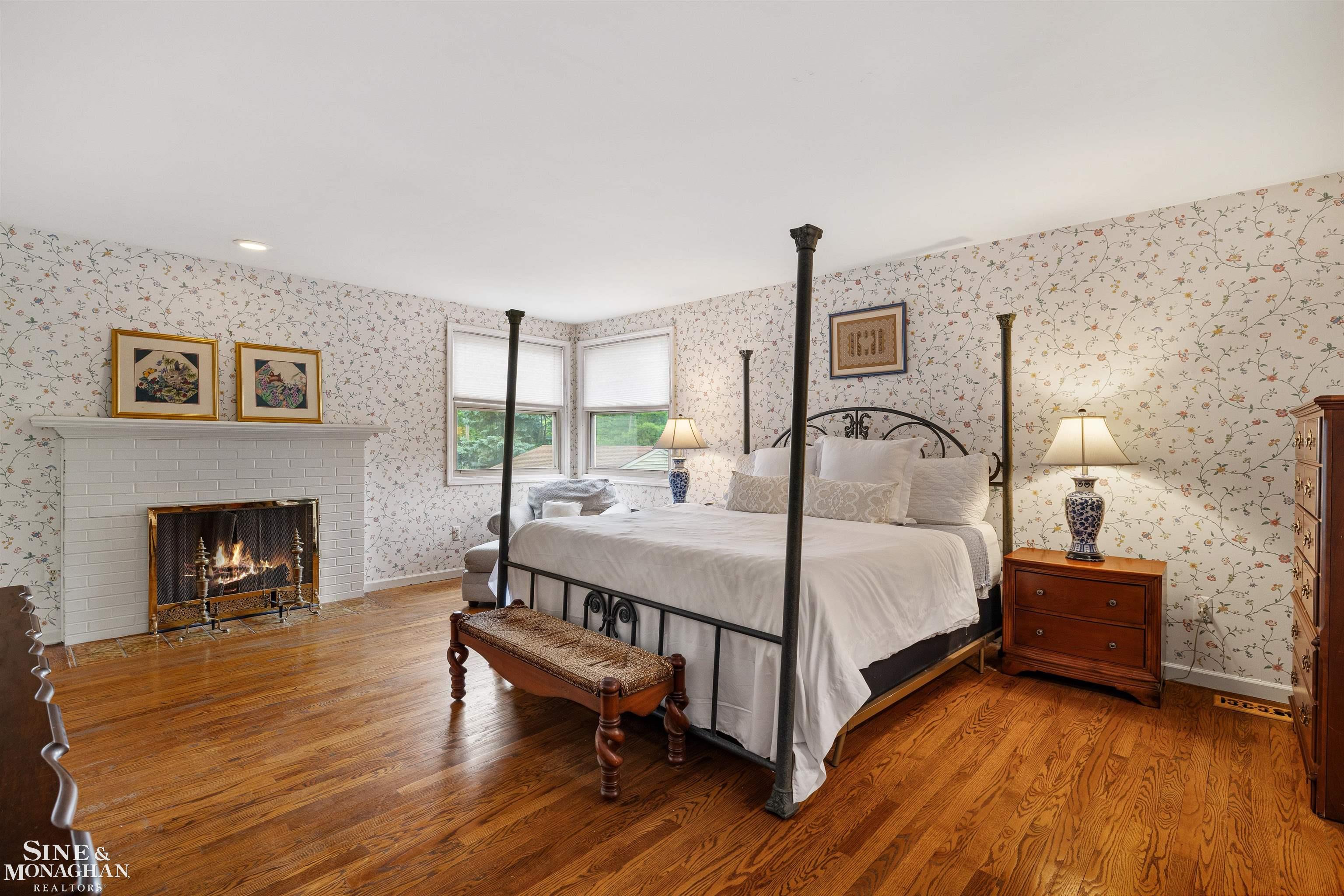 725 Fisher Road Grosse Pointe, MI 48230 - Photo 26 of 63 Primary Bedroom