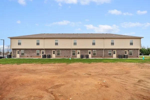 $1,095 | 931 Professional Park Drive, Unit 3F, Clarksville, TN 37040