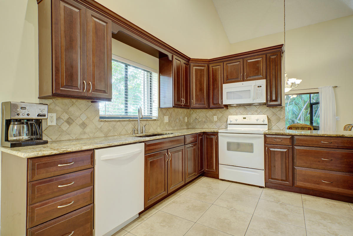 773 St Albans Drive Boca Raton, FL 33486 - Photo 10 of 26 Kitchen