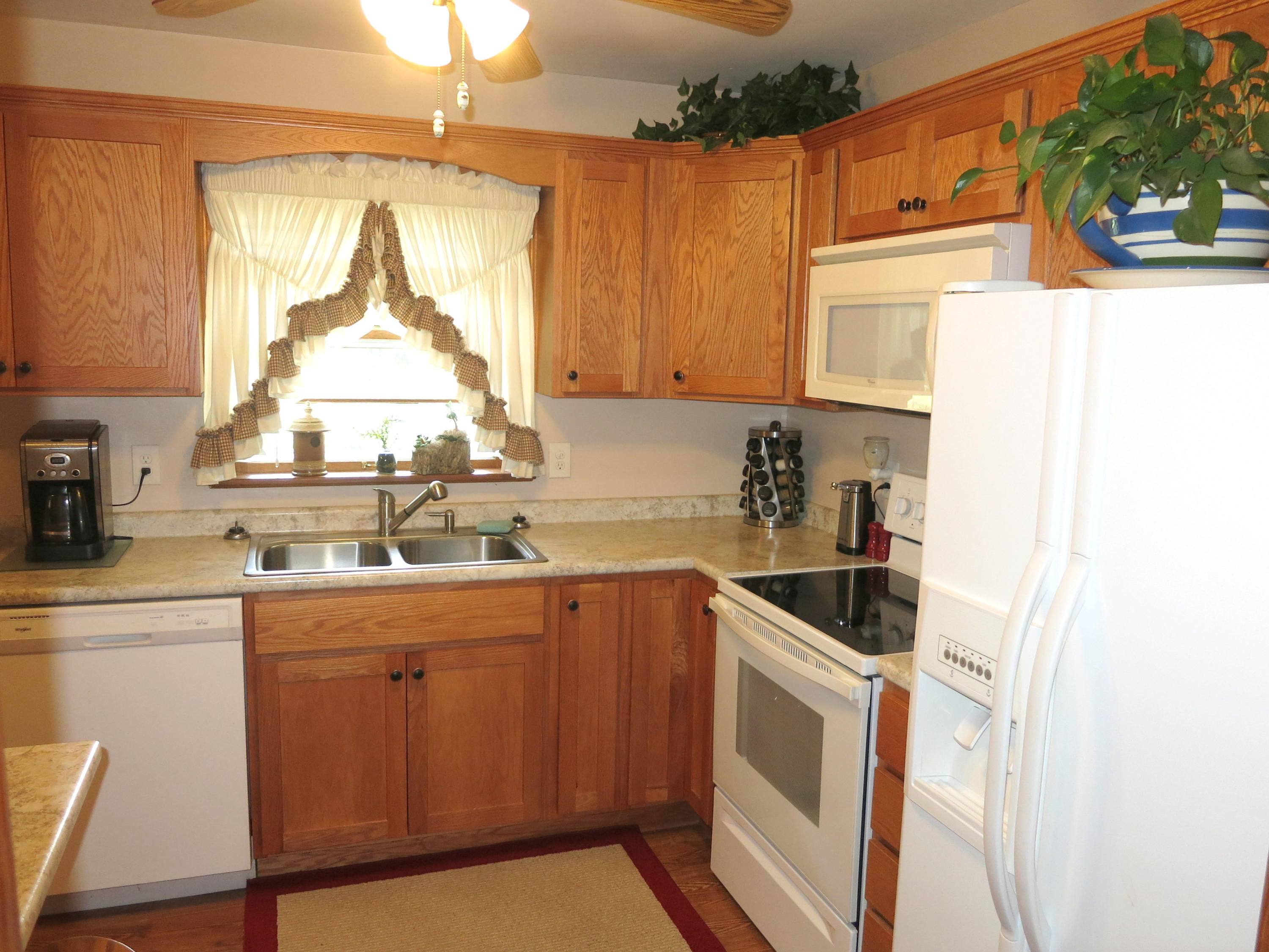 115 Frontier Road Northeast Roanoke, VA 24012 - Photo 11 of 39 Kitchen
