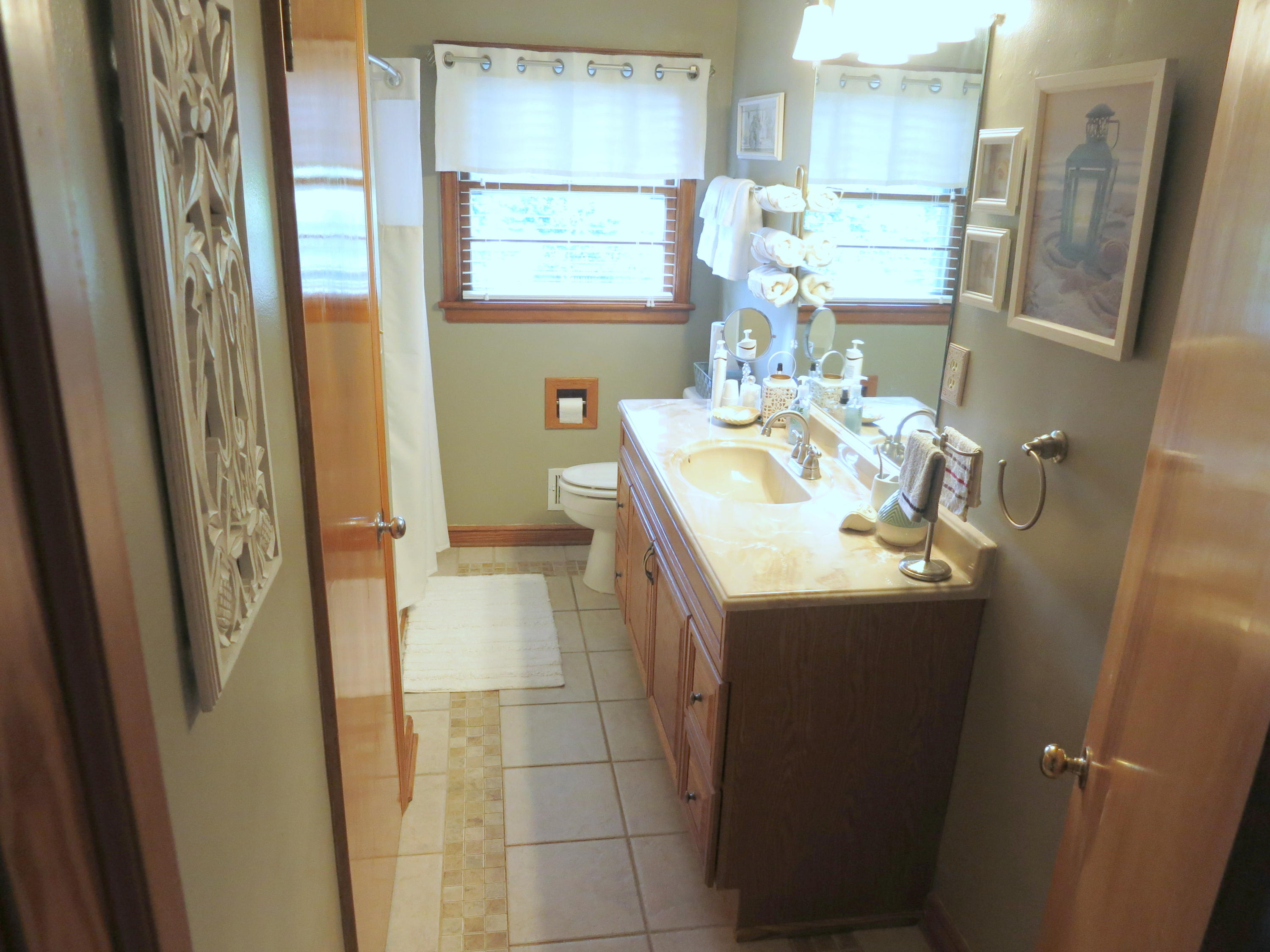 115 Frontier Road Northeast Roanoke, VA 24012 - Photo 18 of 39 Bath