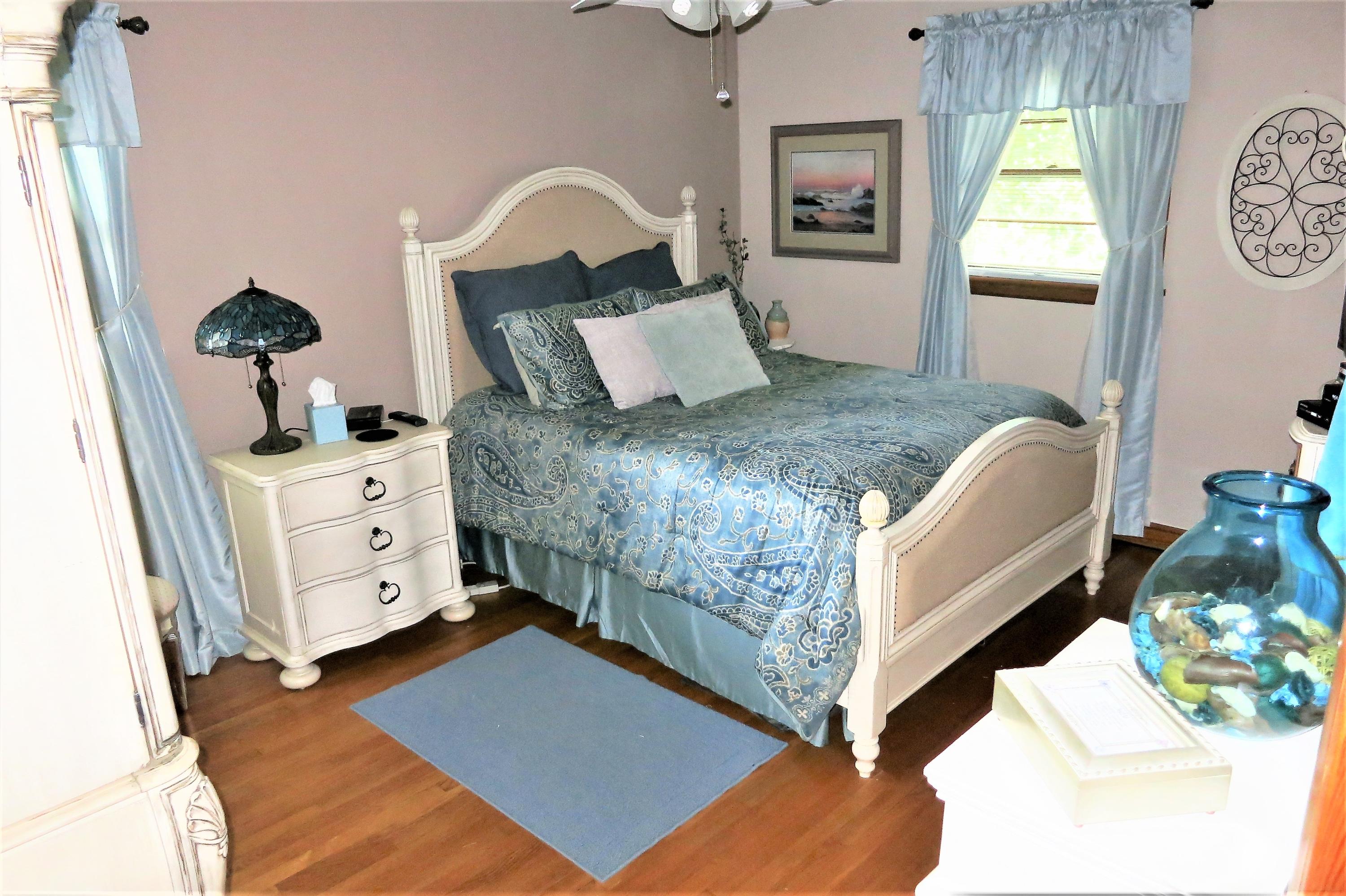 115 Frontier Road Northeast Roanoke, VA 24012 - Photo 19 of 39 Master Bedroom