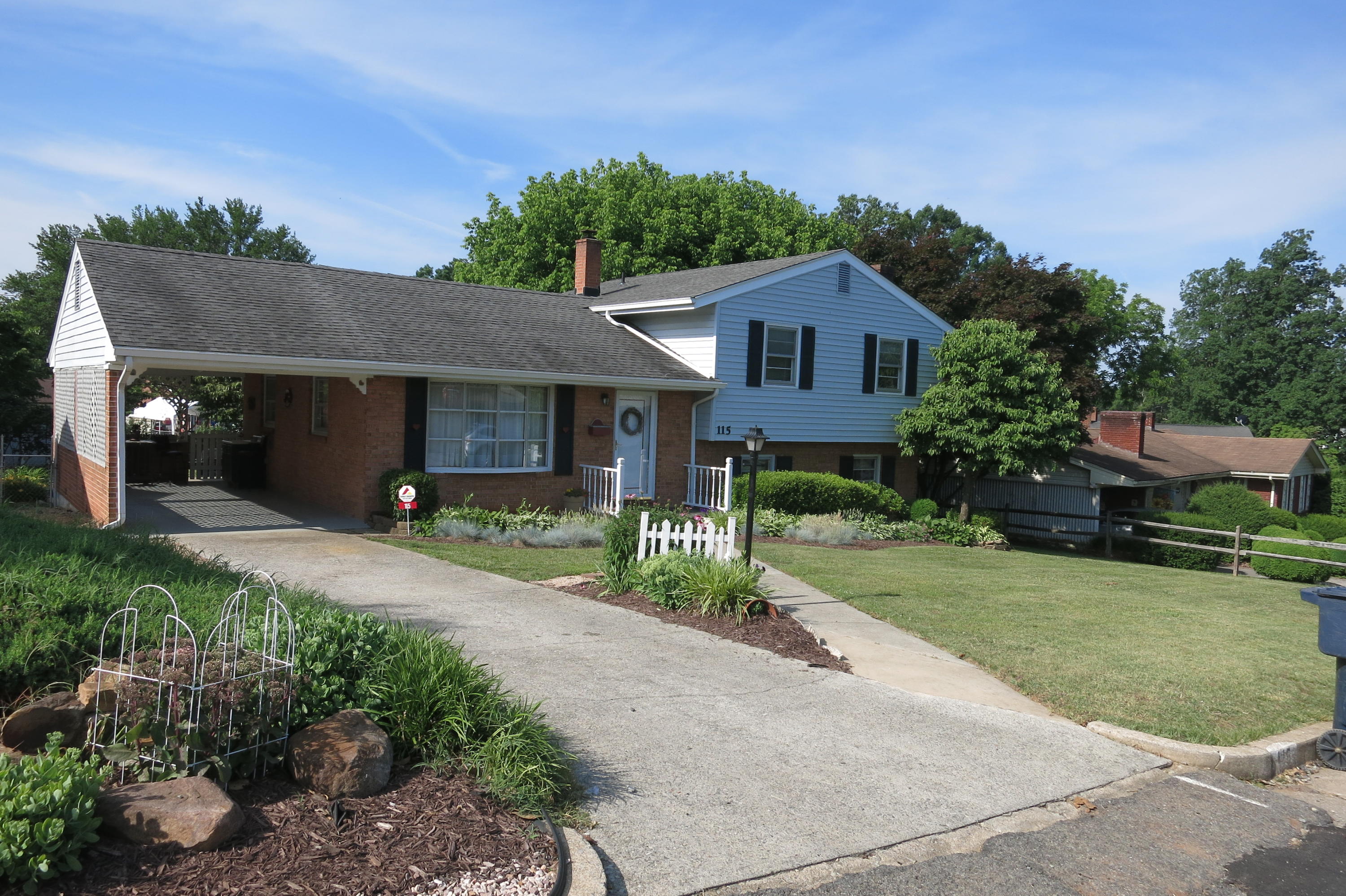 115 Frontier Road Northeast Roanoke, VA 24012 - Photo 39 of 39 Front