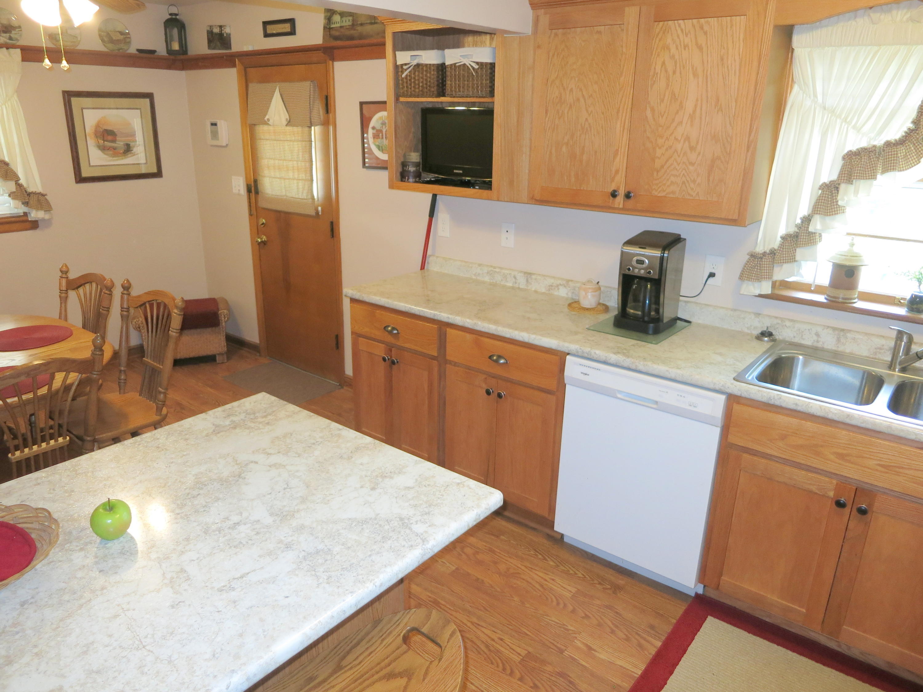 115 Frontier Road Northeast Roanoke, VA 24012 - Photo 9 of 39 Kitchen