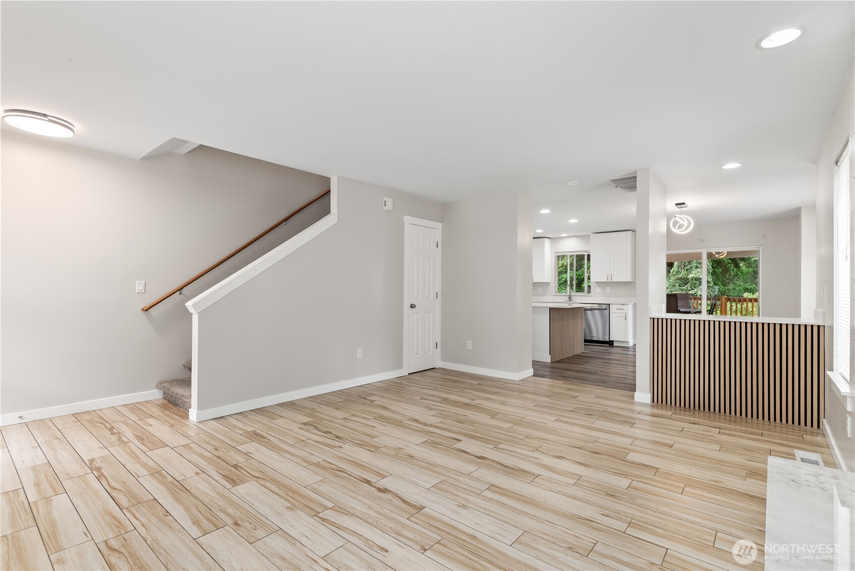 1505 49th Street Southwest Everett, WA 98203 - Photo 4 of 40