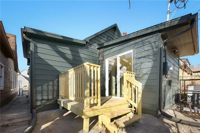 $299,500 | 2331 Belleview Avenue, Kansas City, MO 64108