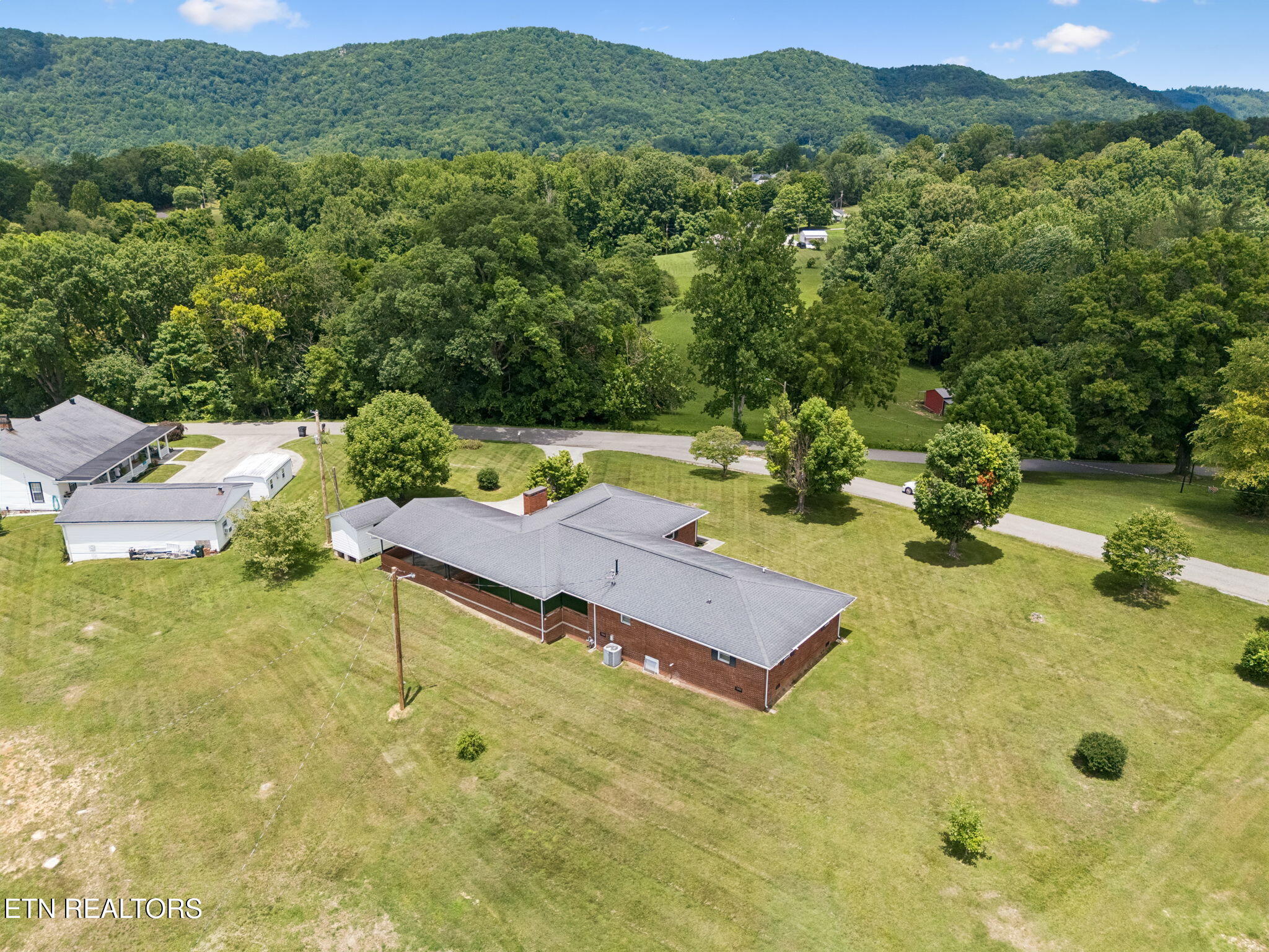 147 Meredith Road La Follette, TN 37766 - Photo 37 of 41 43-147 Meredith Rd - 043