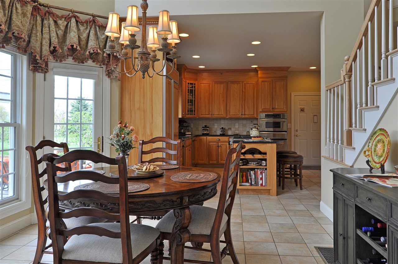 91 Golf Course Road South Burlington, VT 05403 - Photo 9 of 36