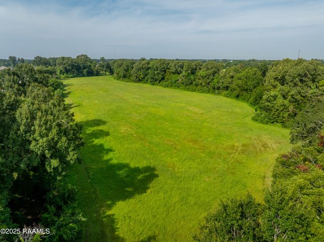 $200,000 | 800 Blk Hector Connoly Road, Carencro, LA 70520