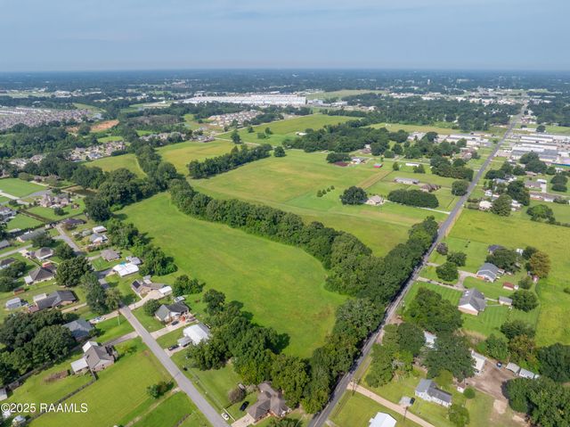 $200,000 | 800 Blk Hector Connoly Road, Carencro, LA 70520