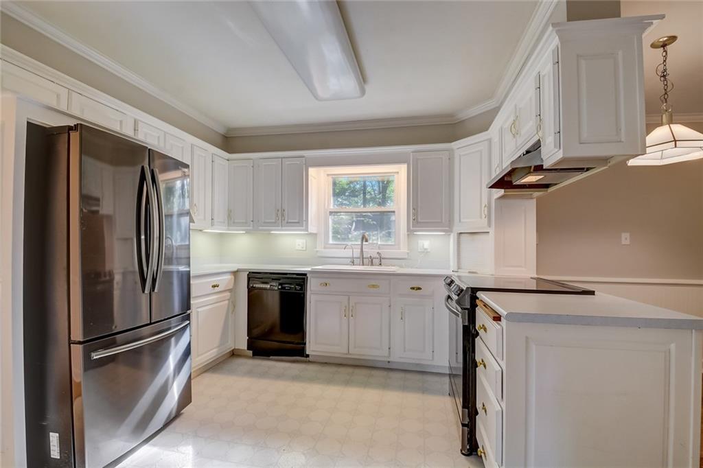 7831 Hoover Road Indianapolis, IN 46260 - Photo 4 of 29 Gallery Image 4