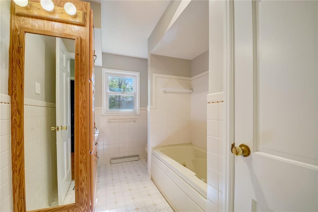 7831 Hoover Road Indianapolis, IN 46260 - Photo 6 of 29 Gallery Image 6