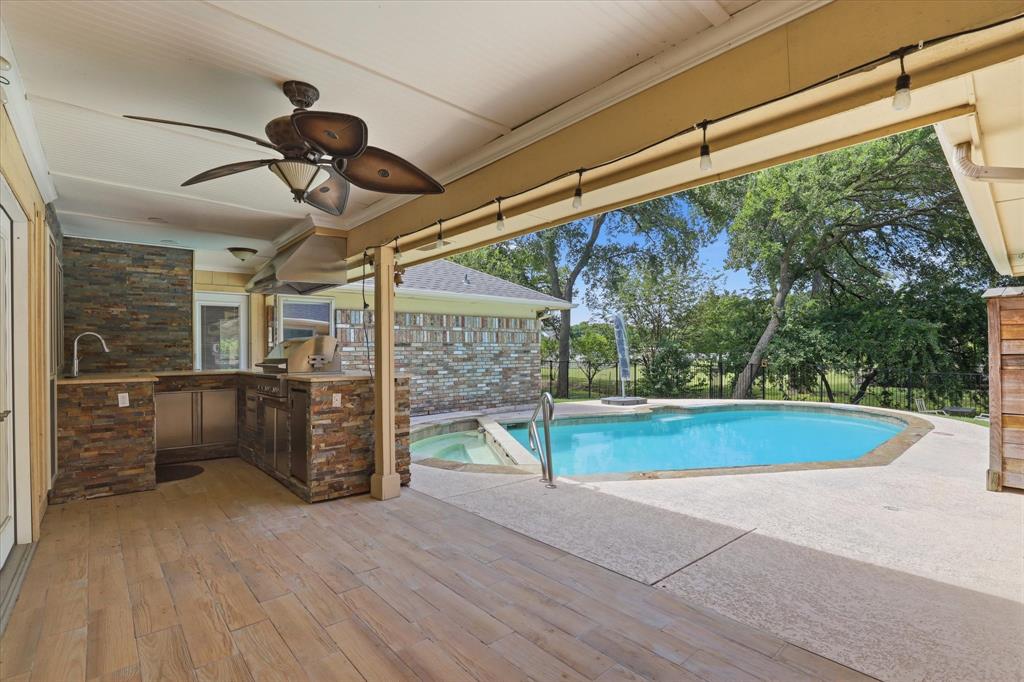 2613 Country Valley Road Garland, TX 75043 - Photo 30 of 40 Gallery Image 30