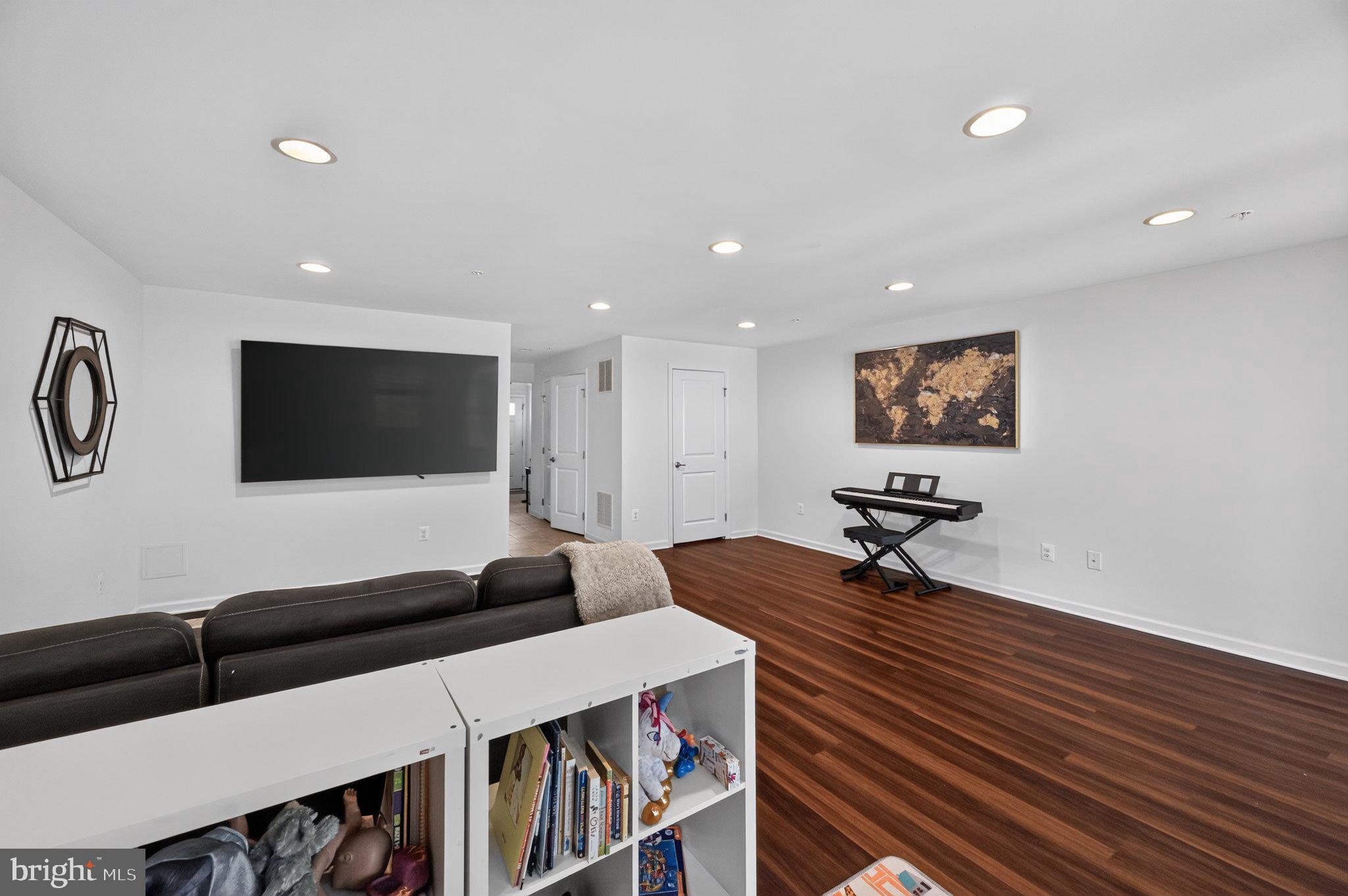 6357 Walcott Lane Frederick, MD 21703 - Photo 24 of 35 Spacious, modern living area awaits you.