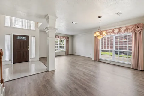$388,000 | 14415 Autumn Cyn Trace, Houston, TX 77062