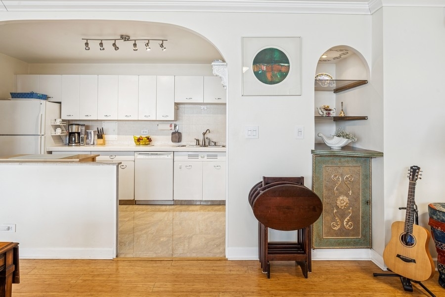 6301 North Sheridan Road, Unit 15R Chicago, IL 60660 - Photo 11 of 28 Gallery Image 11