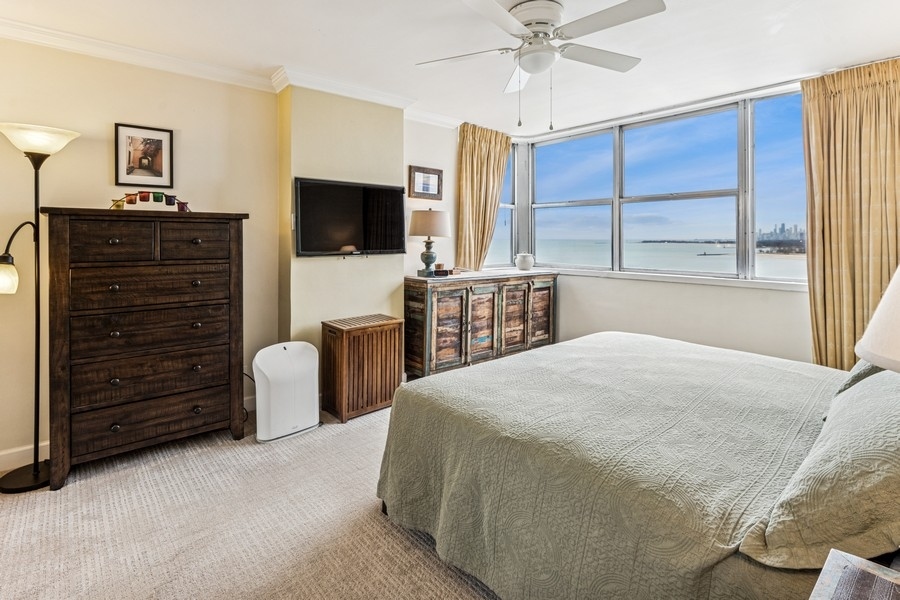 6301 North Sheridan Road, Unit 15R Chicago, IL 60660 - Photo 17 of 28 Gallery Image 17