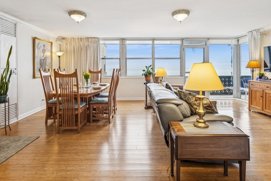 6301 North Sheridan Road, Unit 15R Chicago, IL 60660 - Photo 3 of 28 Gallery Image 3