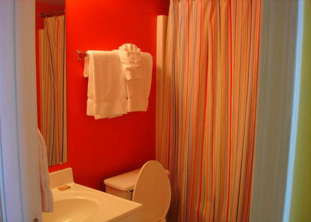 561 East Beach Boulevard, Unit 1003 Gulf Shores, AL 36542 - Photo 13 of 18 Guest Full Bath