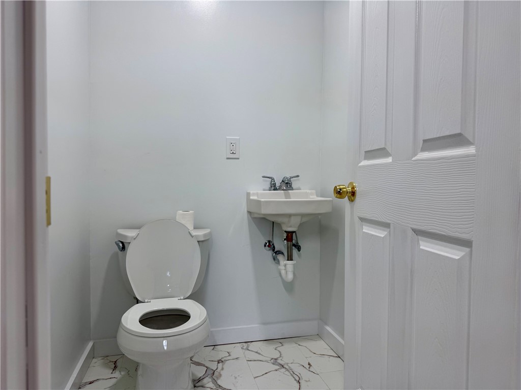 36 Main Street Le Roy, NY 14482 - Photo 13 of 33