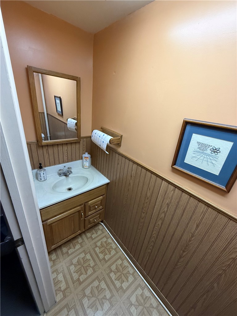 36 Main Street Le Roy, NY 14482 - Photo 21 of 33