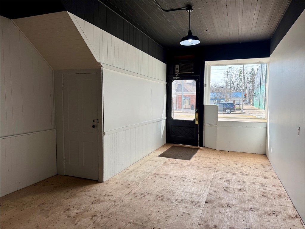36 Main Street Le Roy, NY 14482 - Photo 8 of 33