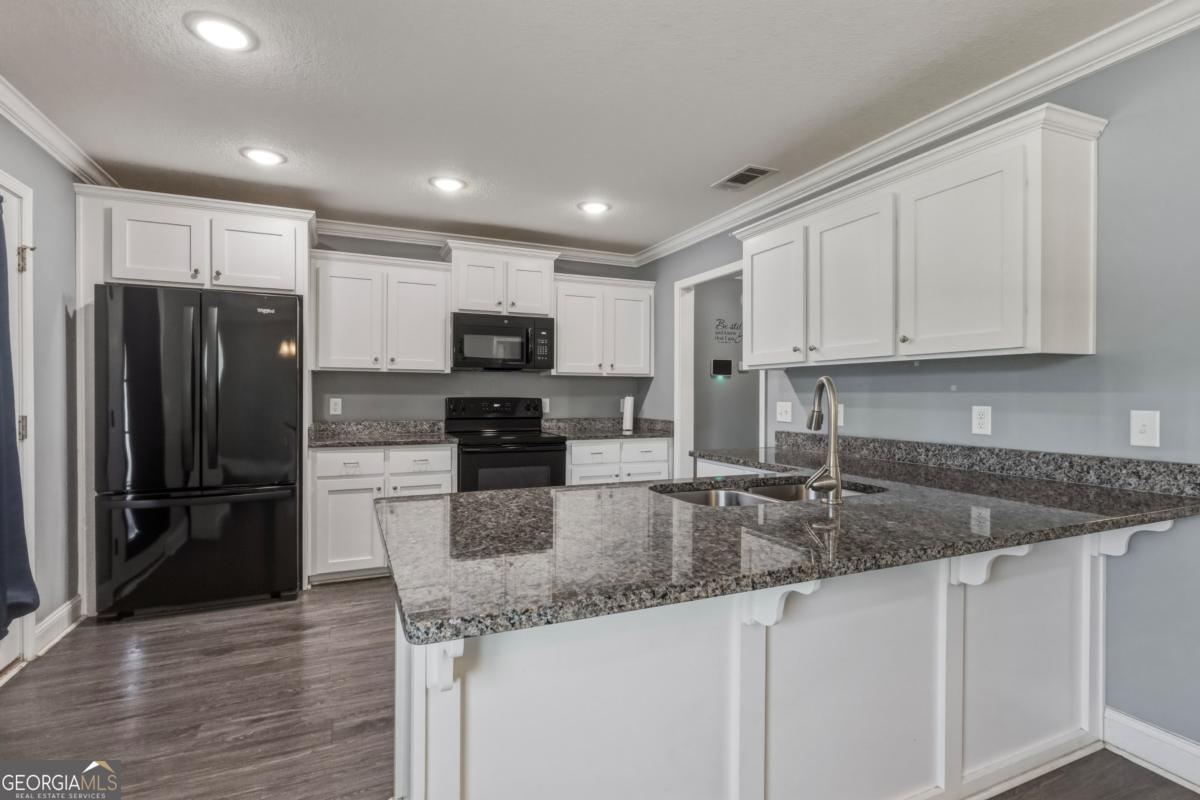 586 Caleb Circle Jesup, GA 31545 - Photo 11 of 30