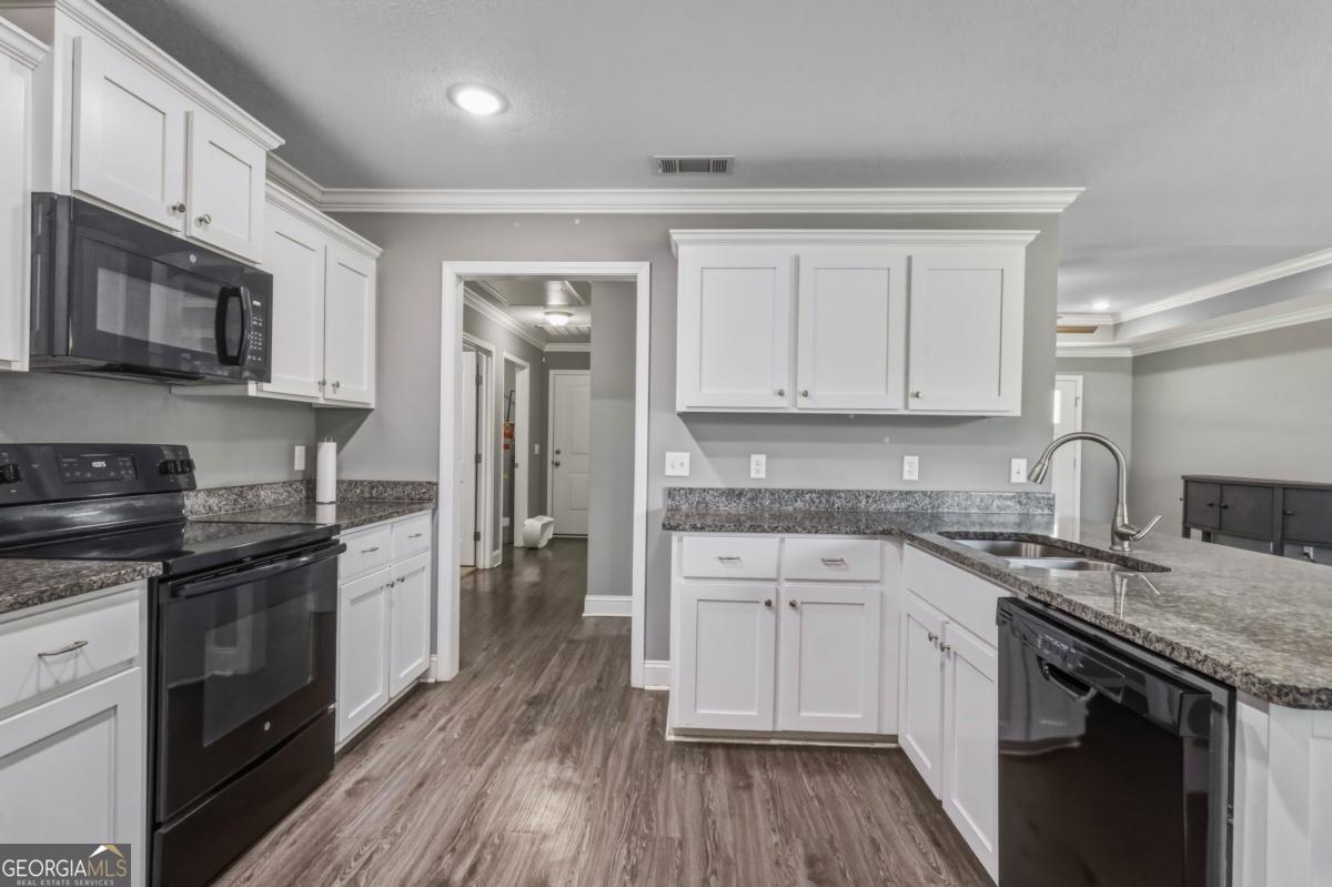 586 Caleb Circle Jesup, GA 31545 - Photo 12 of 30