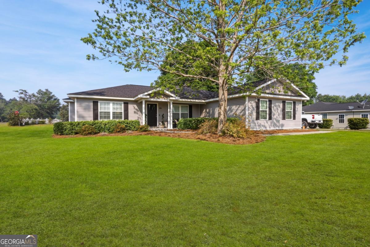 586 Caleb Circle Jesup, GA 31545 - Photo 2 of 30