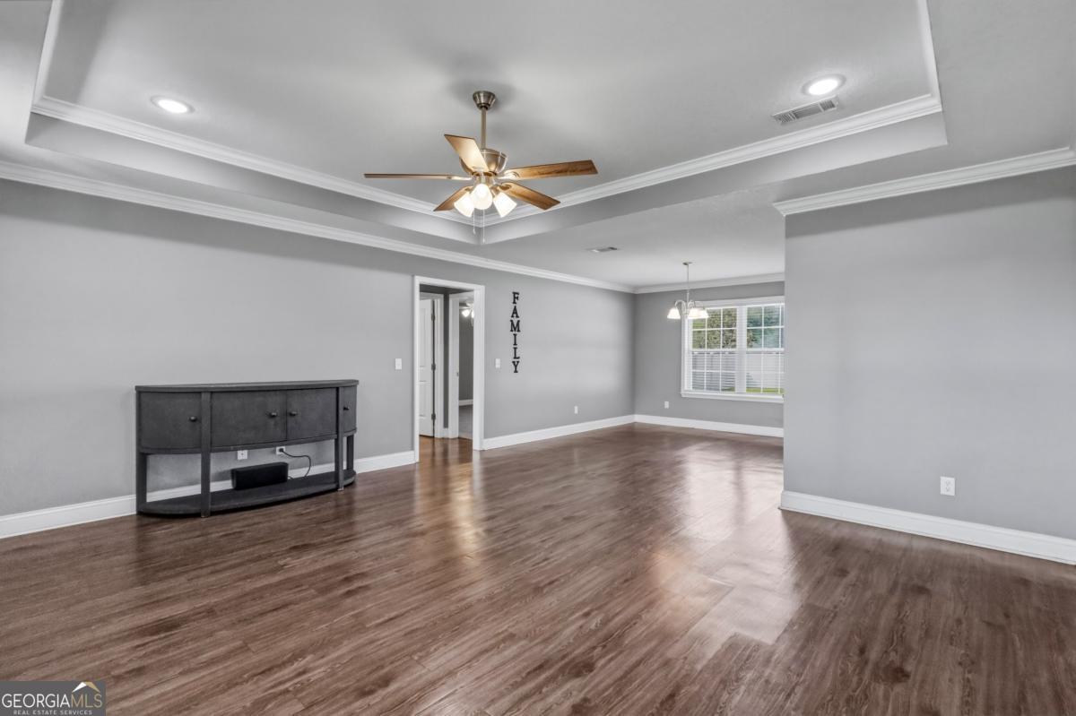 586 Caleb Circle Jesup, GA 31545 - Photo 5 of 30