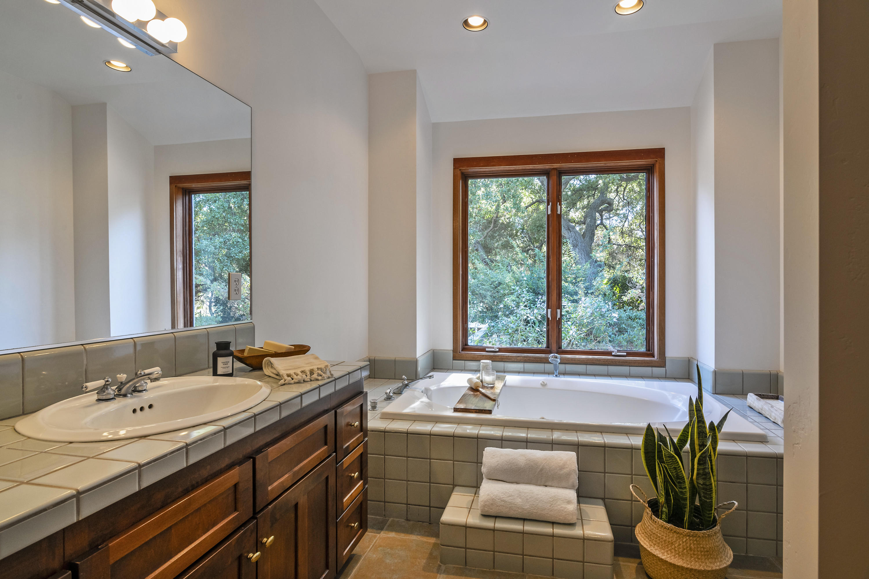 1615 McNell Road Ojai, CA 93023 - Photo 11 of 23 M9