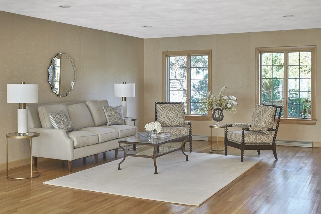 60 Cliff Road Weston, MA 02493 - Photo 5 of 16 Gallery Image 5