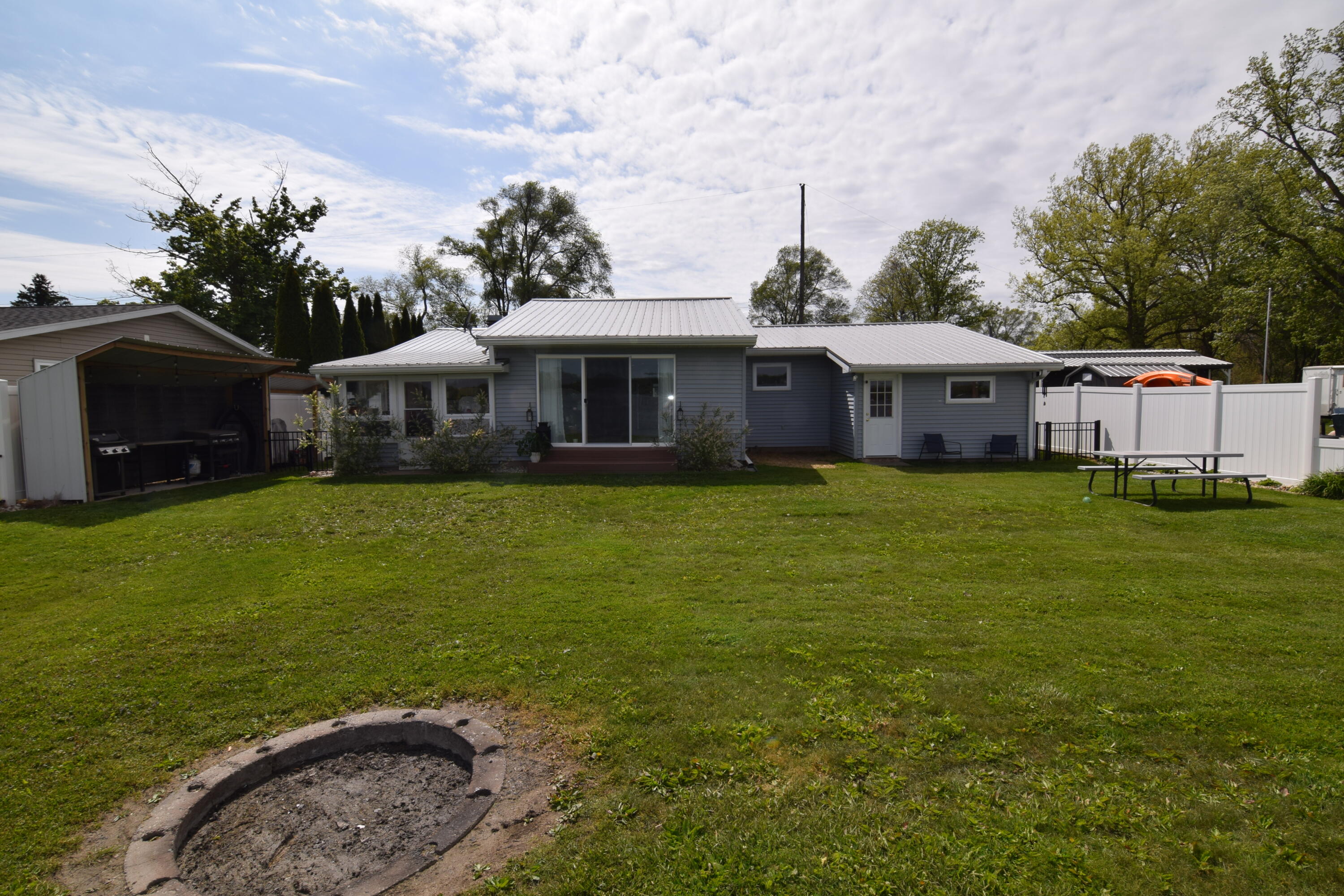 912 West Shore Road Bronson, MI 49028 - Photo 33 of 42 DSC_0163